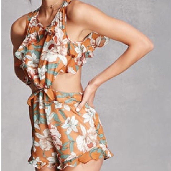Fun flower cutout romper - Picture 1 of 3